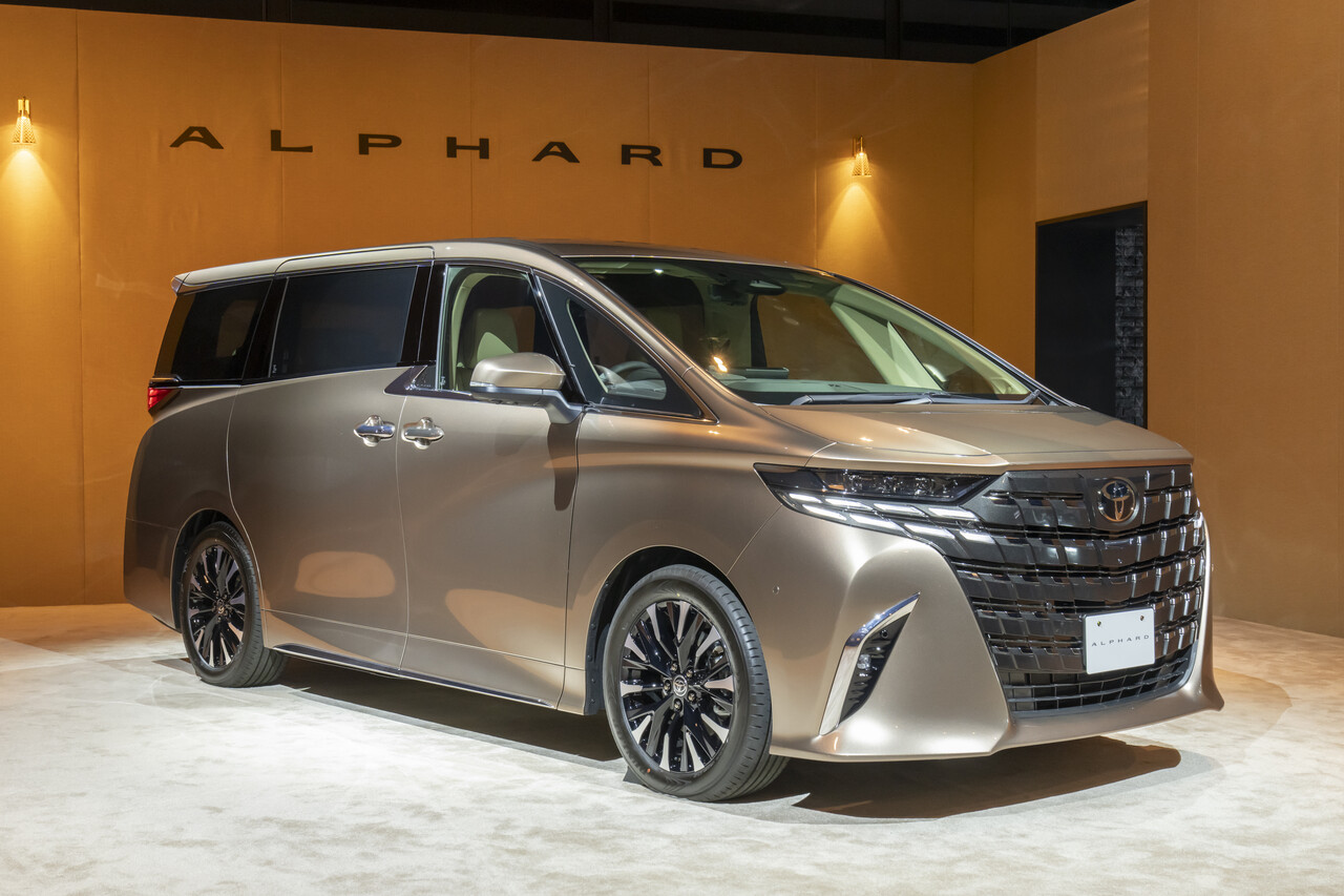Alphard: Mewah, Elegan, dan Tak Tertandingi – Sebuah Eksplorasi Mendalam