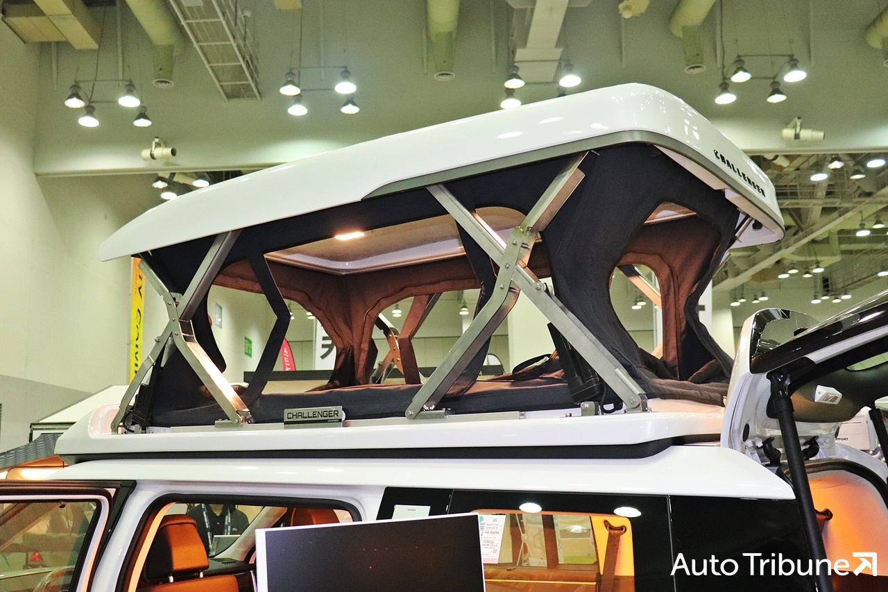 ▲패밀리카라반 싼타페 챌린저 캠핑카 4주식 팝업텐트(사진=최현진 기자)