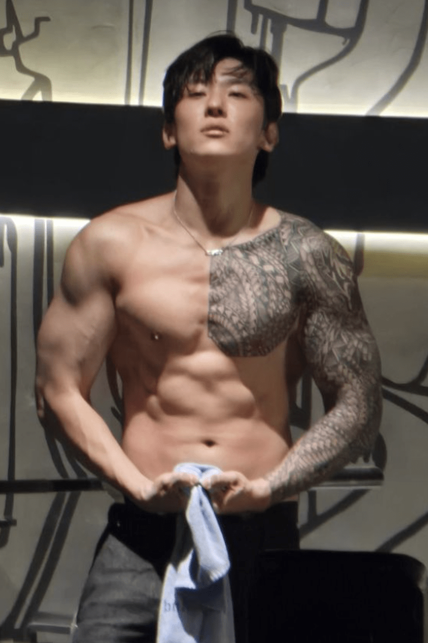 [포토] '나야 섹시한 남자' 덱스, 근육질 몸매로 시선 강탈