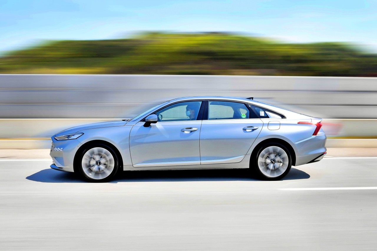 초기형 K8 /사진=기아