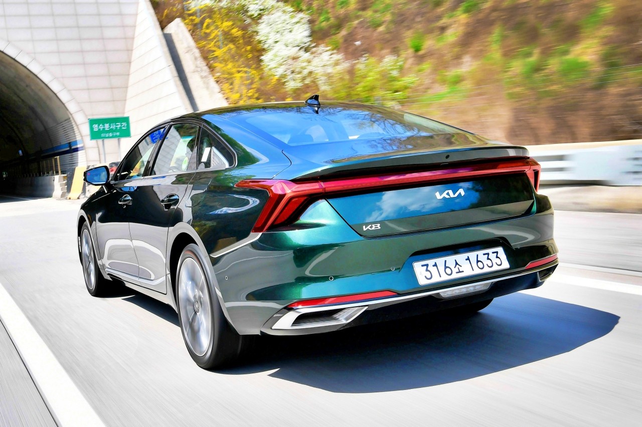 초기형 K8 딥 포레스트 그린 /사진=기아