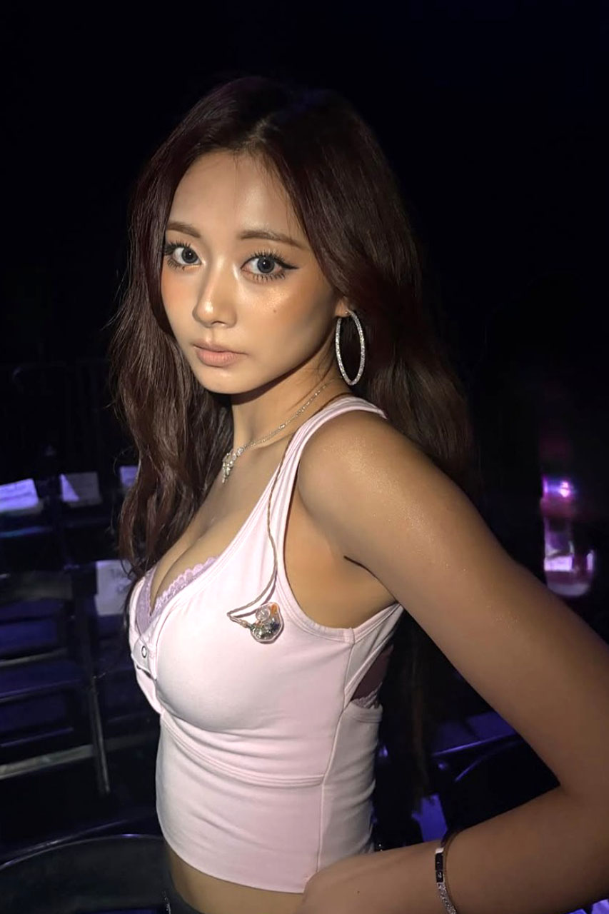 빅토리아 시크릿 패션쇼 2025에 참석한 쯔위 /사진=쯔위 SNS