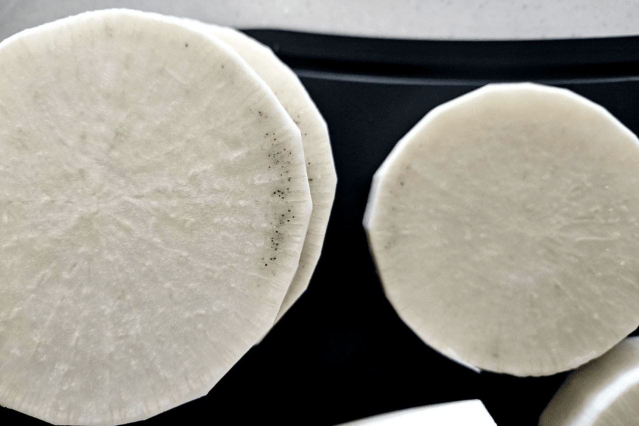 검은 점이 있는 무 /사진=온라인 커뮤니티