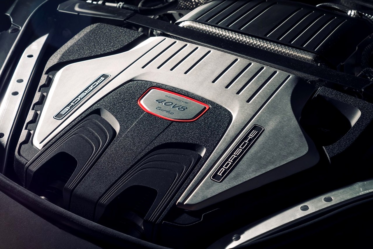 스파이샷과 최근 출시된 카이엔 일렉트릭의 디자인을 고려해 오토트리뷴이 제작한 포르쉐 플래그십 SUV 예상도 /사진=오토트리뷴