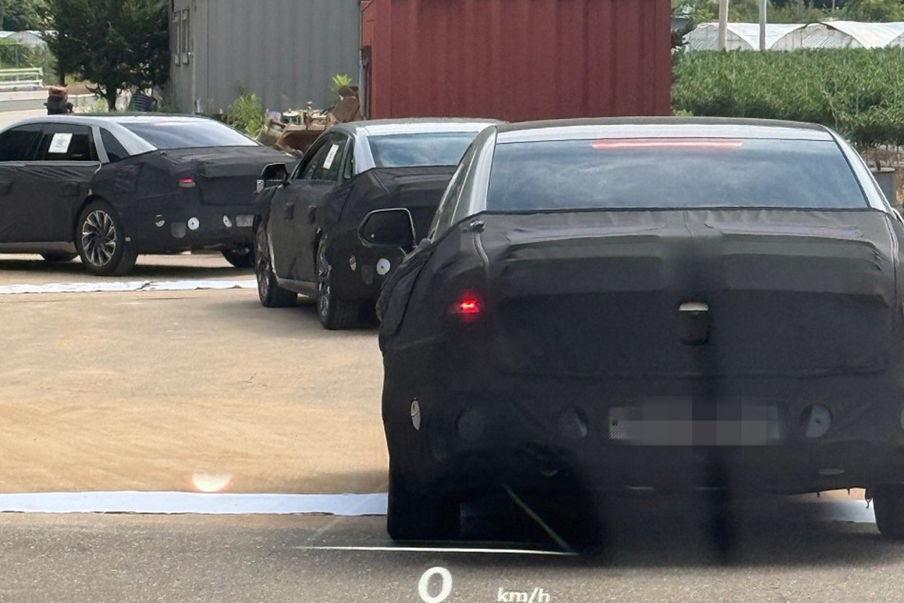 현대 그랜저 부분 변경 모델 테스트카 스파이샷/사진=랜드로버디스커버리클럽