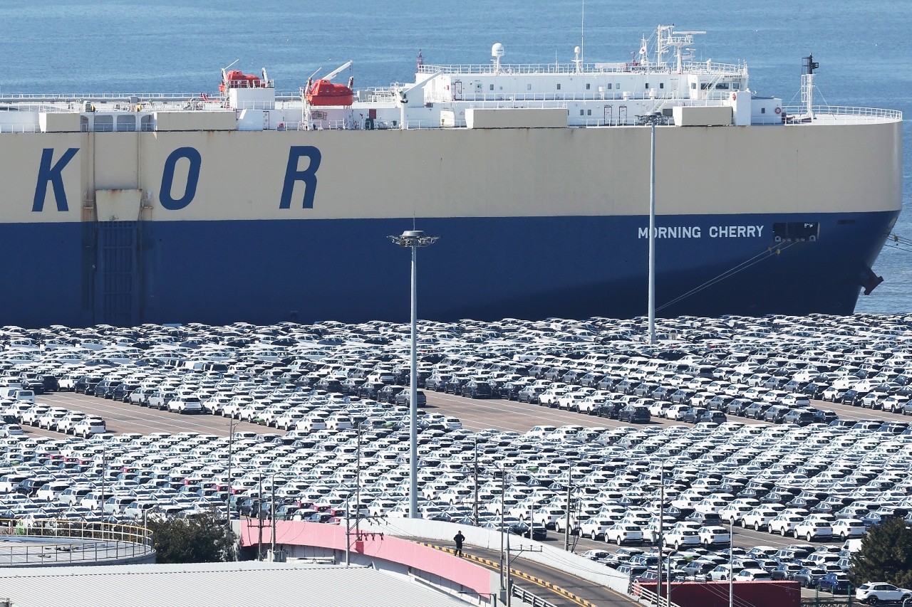 경기도 평택항에 수출용 자동차가 세워져 있는 모습 /사진=연합뉴스