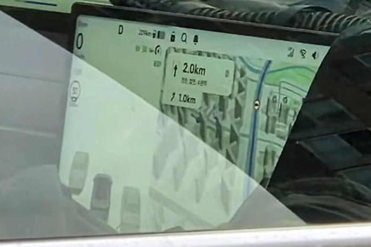 그랜저 부분변경 모델의 실내가 포착되어 화제다. /사진=SNS