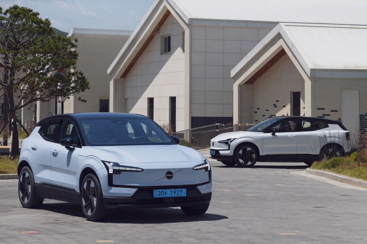 "3천만 원대 전기차의 반란"... 볼보 EX30, 2025 굿 디자인 어워드 수상