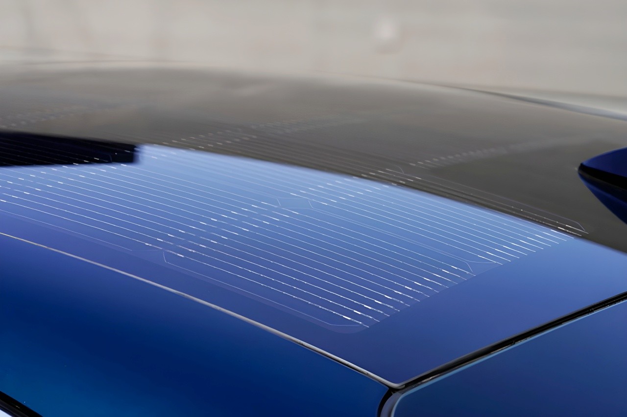 제네시스 G80 전동화 모델에 장착된 태양광 패널 /사진=현대트랜시스