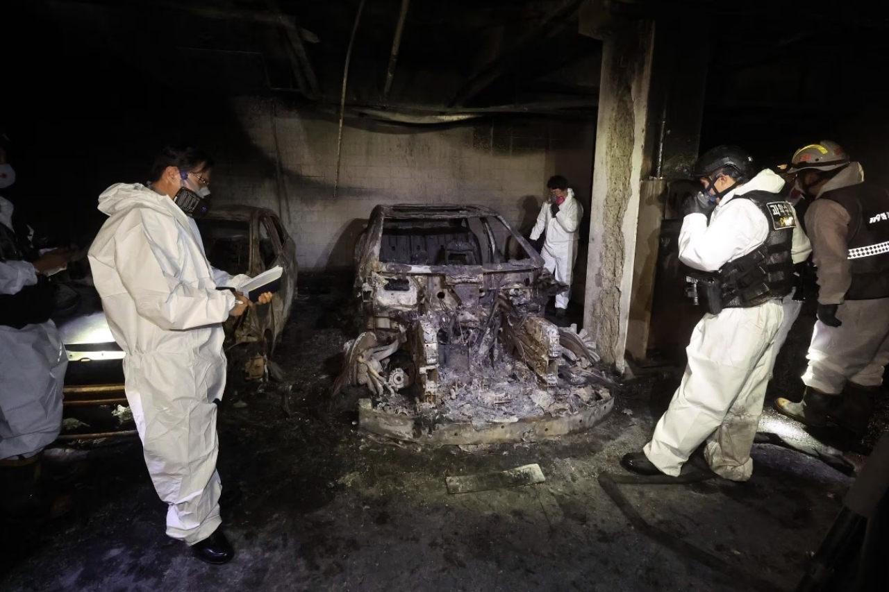 ▲ 인천 전기차 화재 피해를 입은 차량들 (사진=연합뉴스)