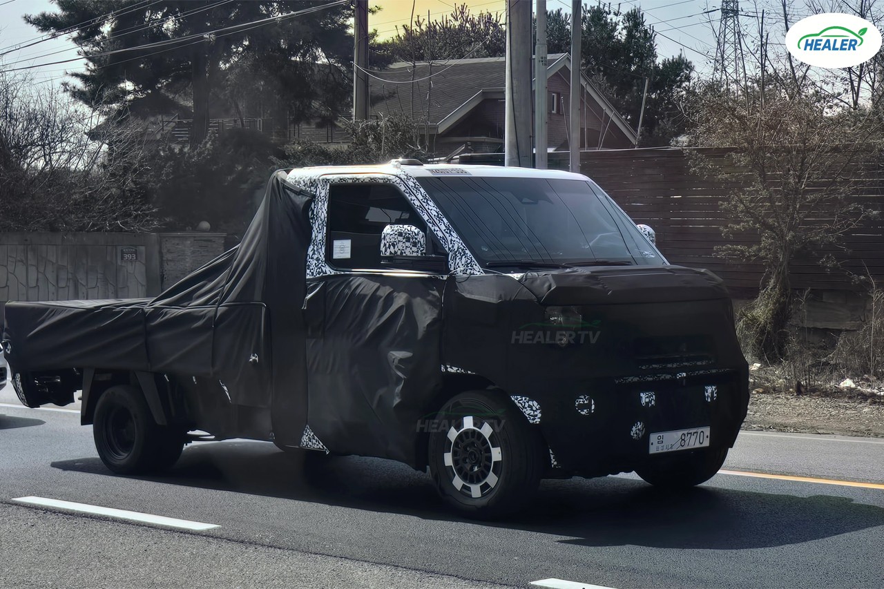 "23년 만에 대변화"... 차세대 포터, 위장막 두른 채 공도 주행 '포착'