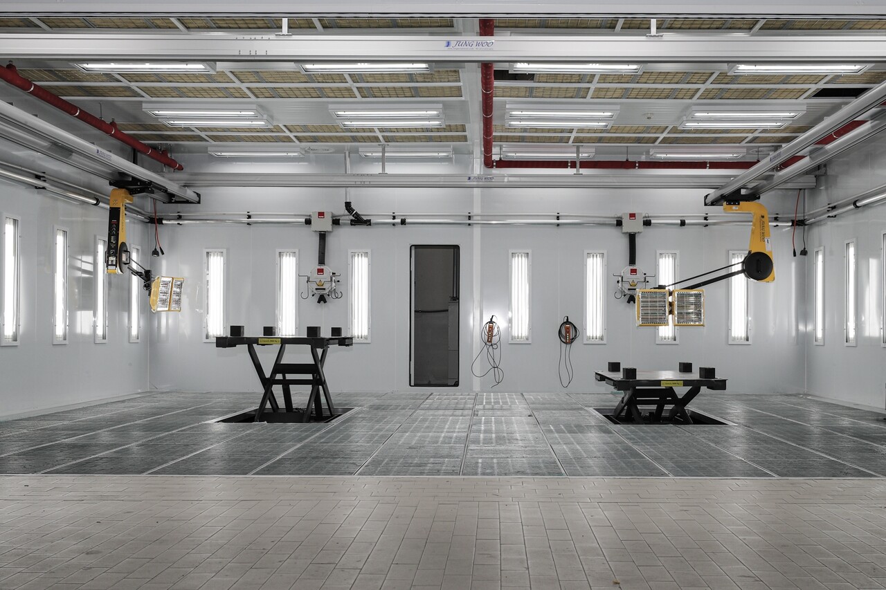 ▲GM 직영 서울서비스센터 판금 및 도색 공간(사진=GM 한국사업장)