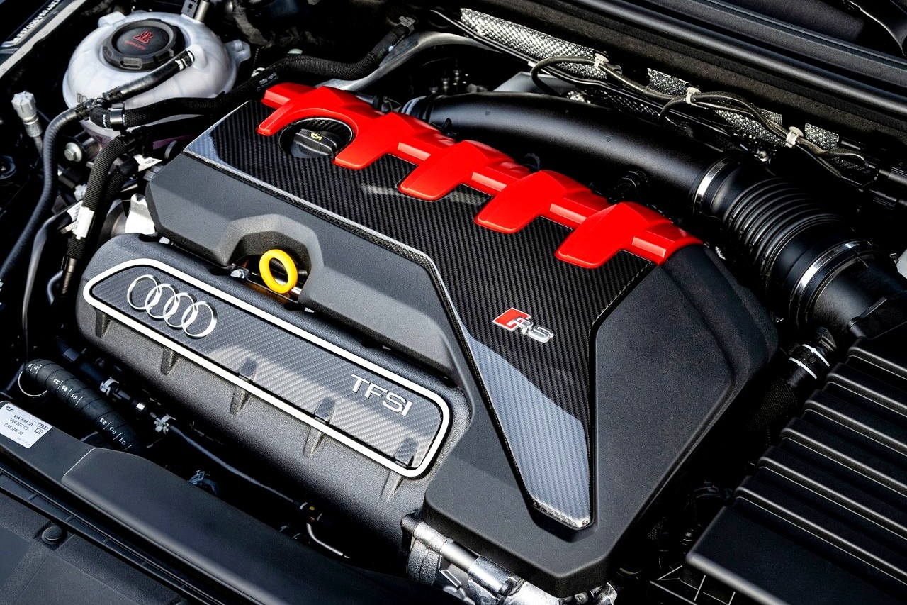RS3에 장착되는 2.5리터 5기통 가솔린 엔진 /사진=아우디