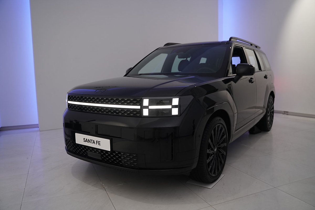 ▲현대 디 올 뉴 싼타페 캘리그래피 블랙잉크 어비스 블랙 펄(사진=View H)