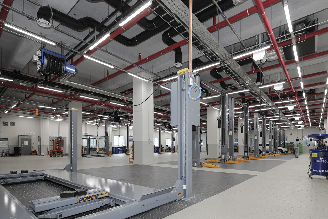 GM 직영 서울서비스센터 정비 공간 /사진=GM 한국사업장