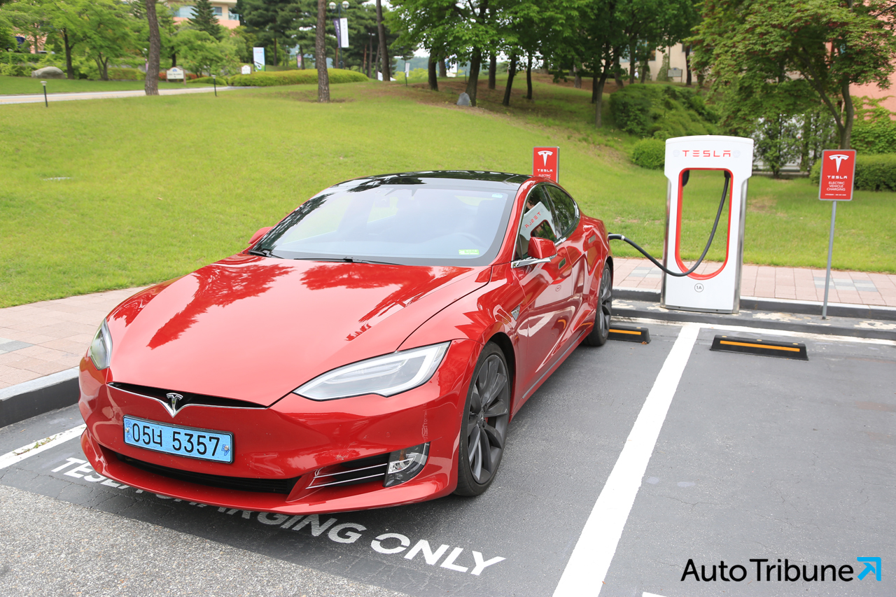 테슬라 슈퍼차저 /사진=오토트리뷴DB
