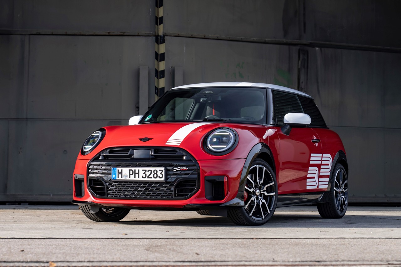 "국내는 딱 75대뿐"... 미니, 랠리 우승 재현한 '1965 빅토리 에디션' 출시