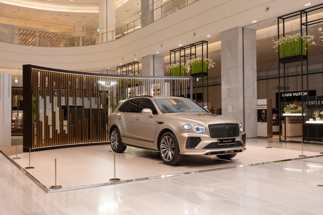 "벤테이가 스피드 실물 공개"... 벤틀리, 현대 판교서 럭셔리 팝업 오픈