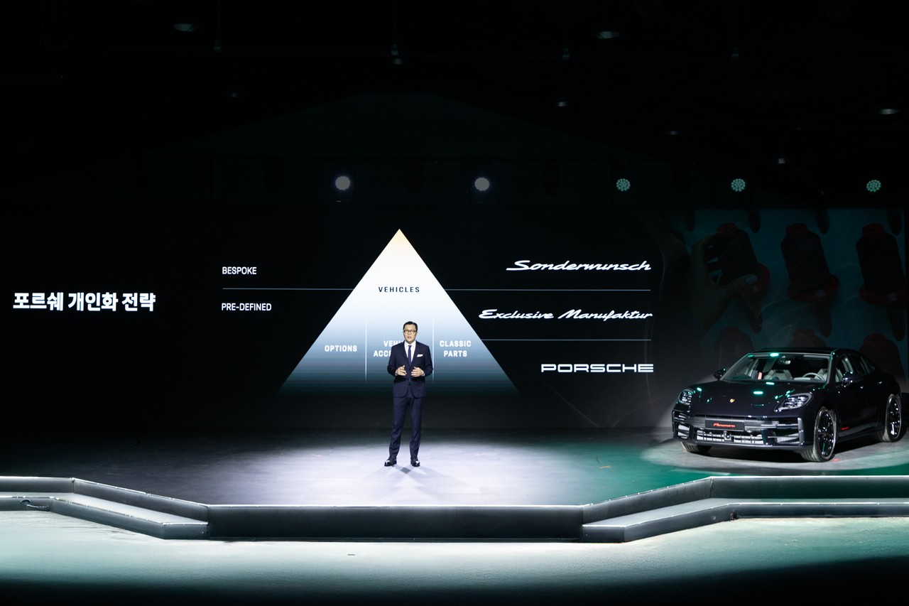 포르쉐 개인화 전략 관련 브리핑 중인 포르쉐코리아 제품 및 서비스 총괄 조남현 /사진=포르쉐 코리아