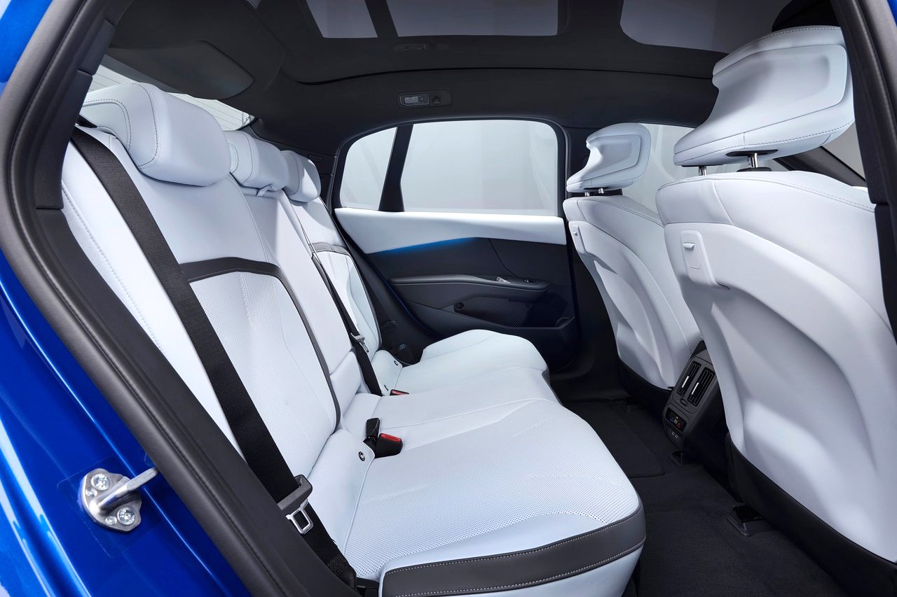 3시리즈의 순수 전기차 모델 i3 /사진=BMW