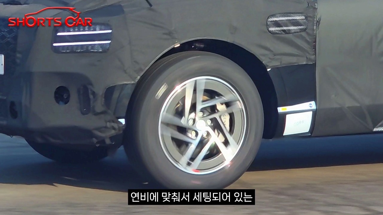 제네시스 GV80 하이브리드 테스트카 스파이샷 /사진=유튜브 '숏카 SHORTS CAR'