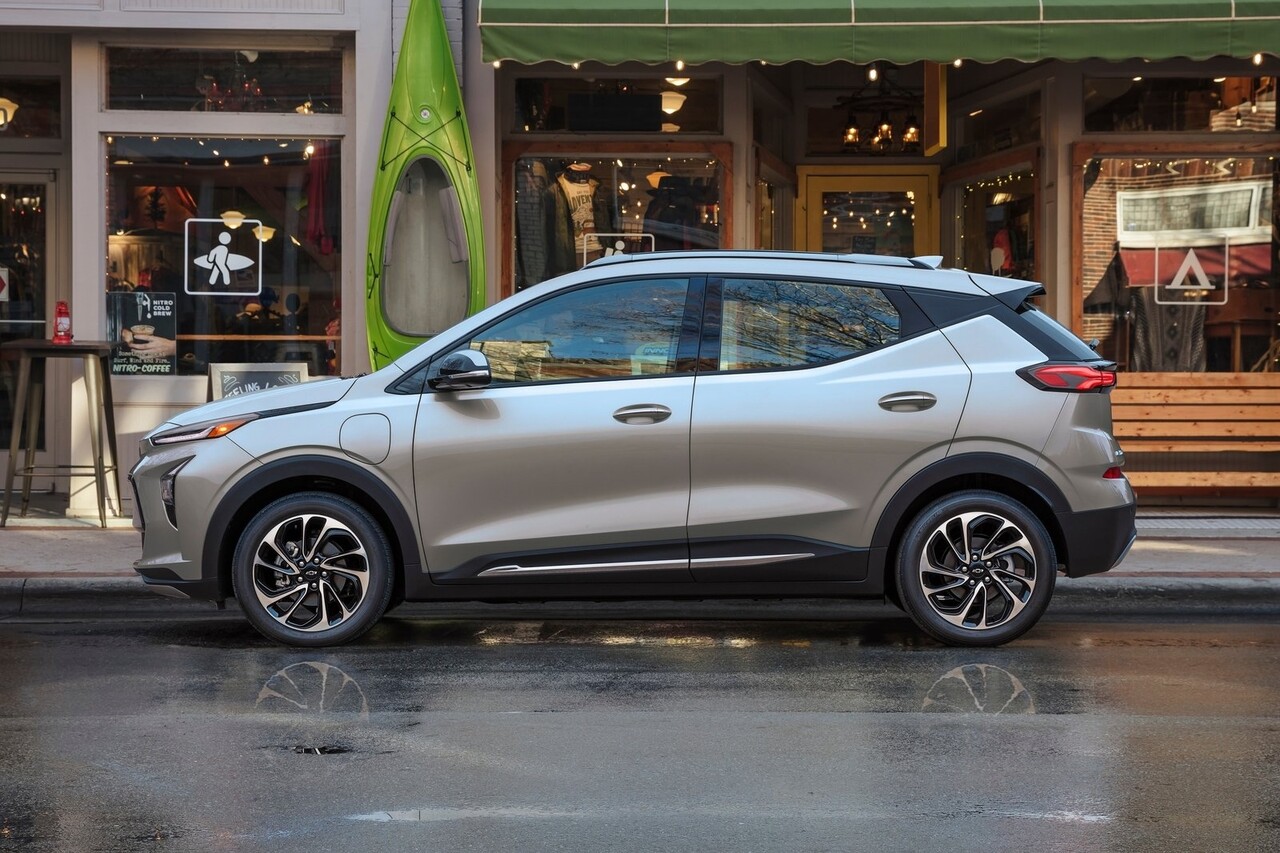 "3년 만에 감가 57%"... 2천만 원대 가성비, 수입 전기 SUV의 정체