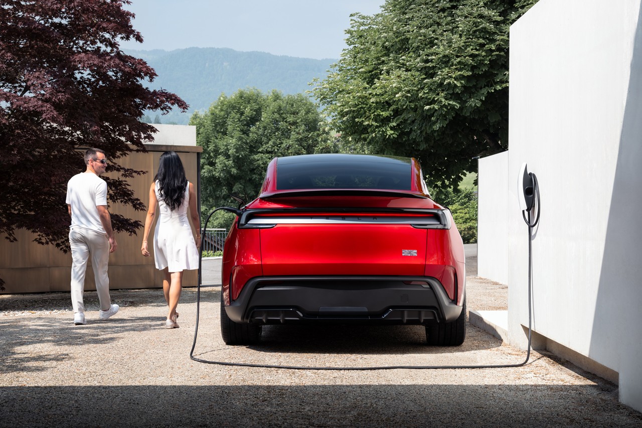 수입 전기차 시장에서 테슬라는 모델 Y를 필두로 높은 점유율을 기록하고 있다. /사진=테슬라