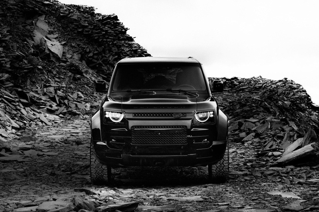 "30가지 블랙의 정수"... 2억 4천만 원대 '디펜더 OCTA 블랙' 국내 상륙