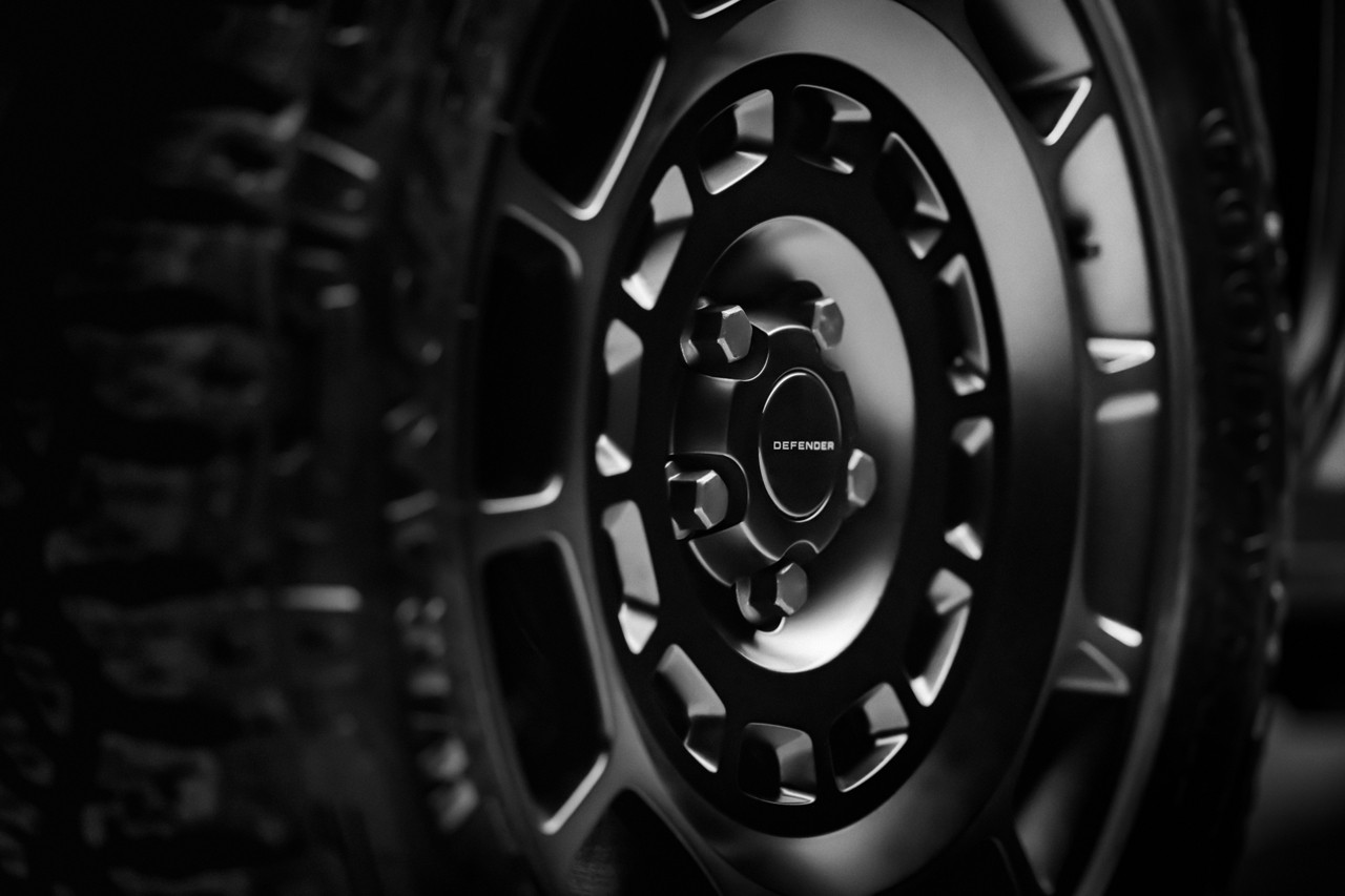 랜드로버 디펜더 OCTA 블랙 /사진=JLR 코리아