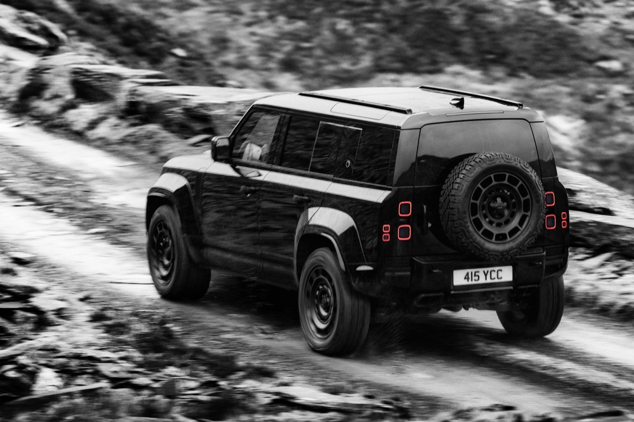 랜드로버 디펜더 OCTA 블랙 /사진=JLR 코리아