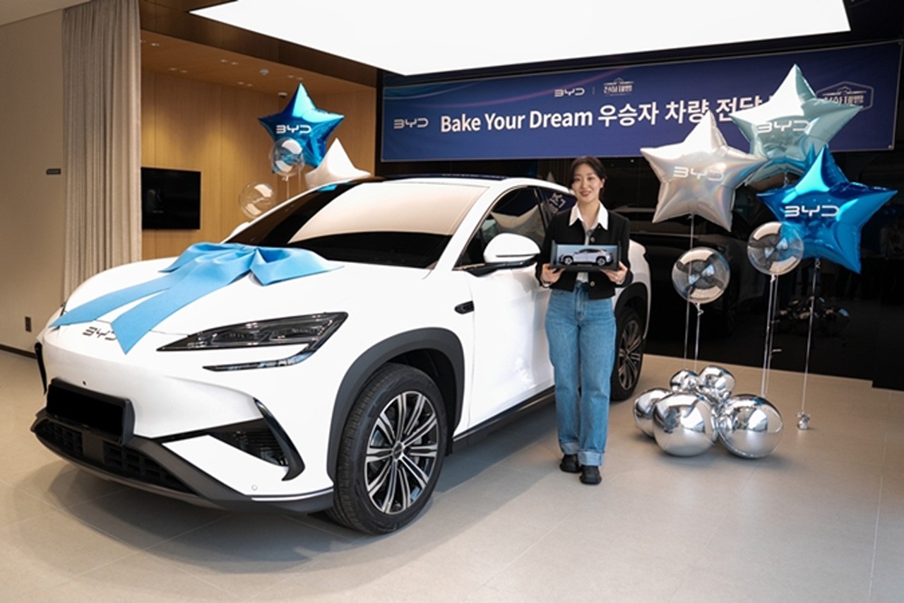 "빵 굽는 장인과 BYD의 만남"... BYD, 황지오 셰프에 '씨라이언 7' 증정