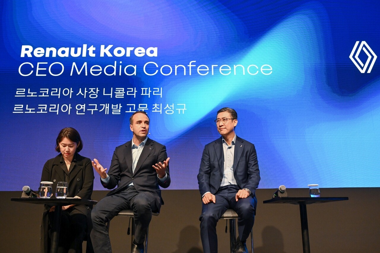 르노코리아 CEO 기자 간담회 현장 ... 라 파리 사장, 최성규 연구개발 고문 /사진=르노코리아