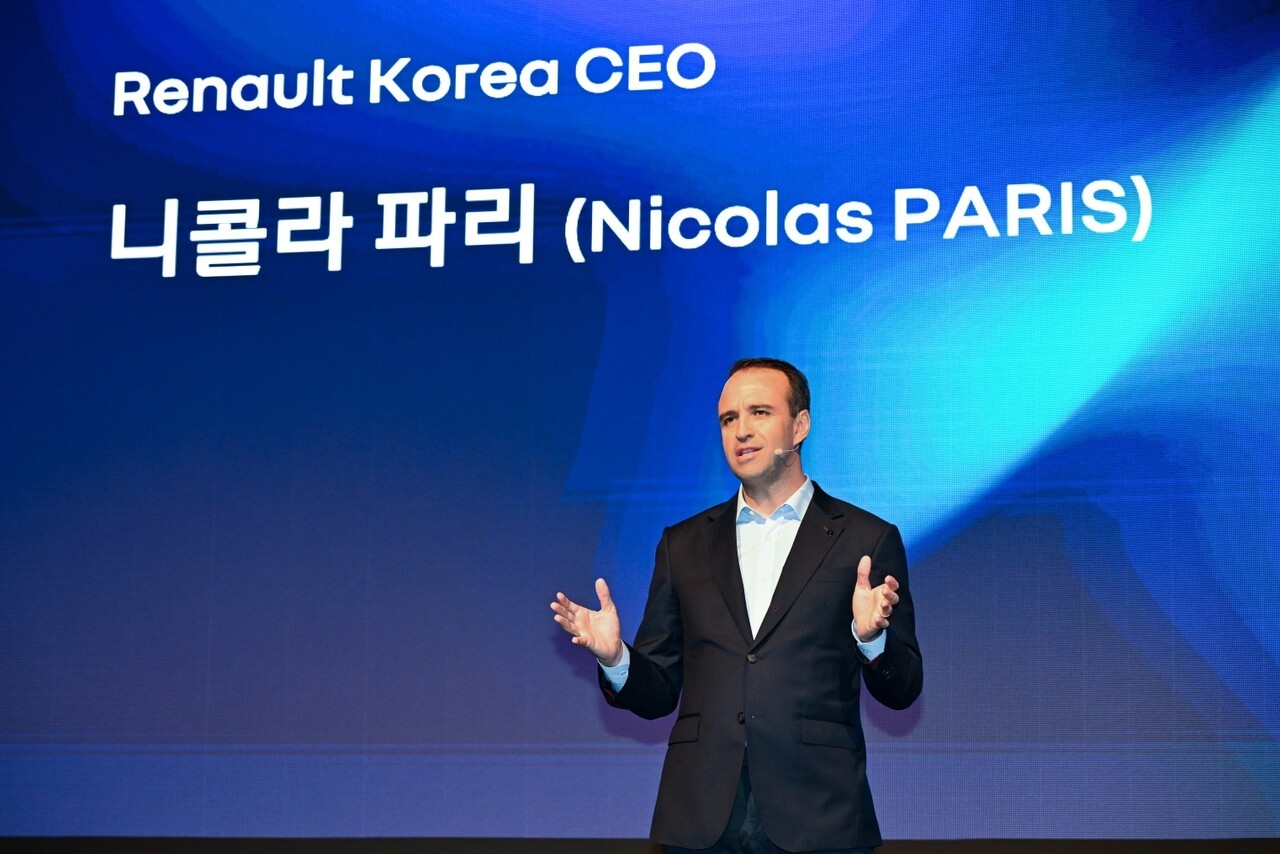 르노코리아 니콜라 파리 사장이 기자 간담회에서 발표를 하고 있다. /사진=르노코리아