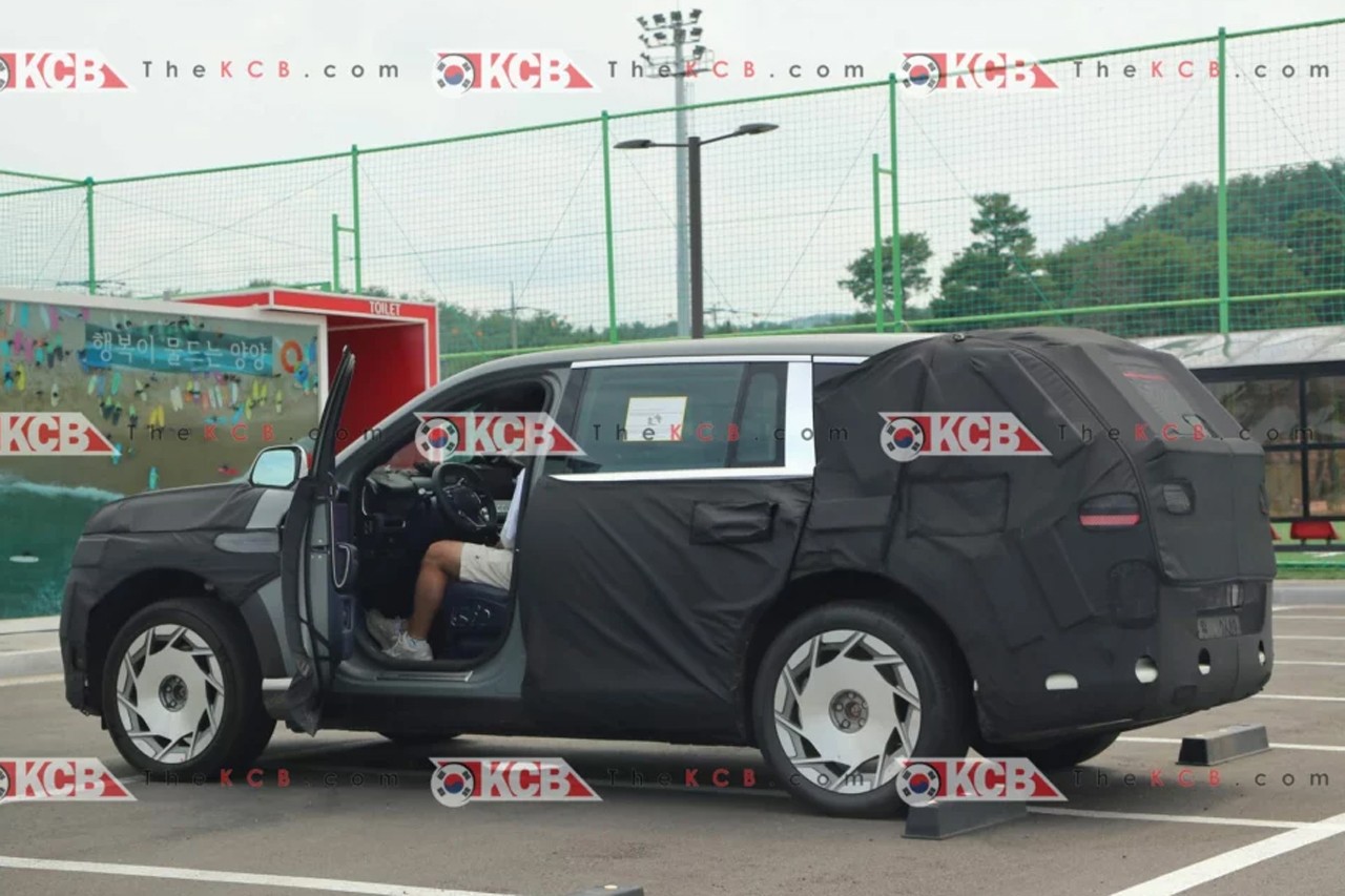 제네시스 GV90 테스트카 스파이샷 /사진=Carscoops
