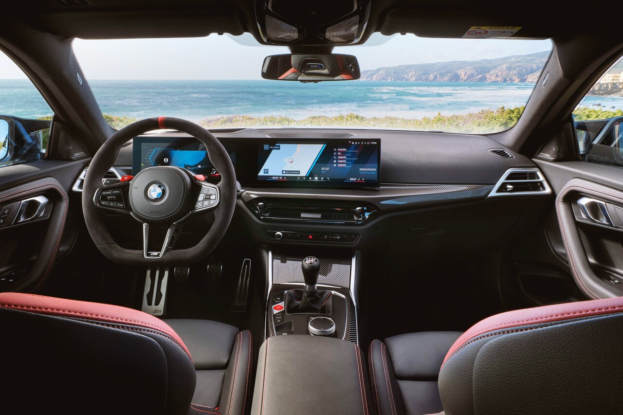 참고사진,  M2 실내 /사진=BMW