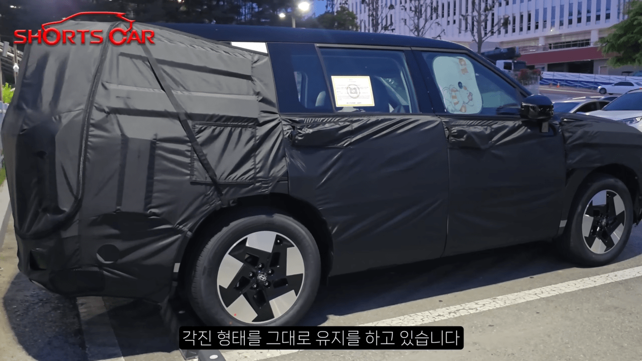 현대 싼타페 부분변경 스파이샷 /사진=유튜브 '숏카 SHORTS CAR'