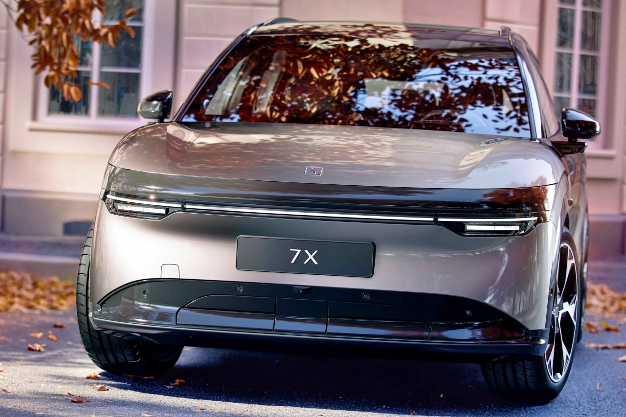 지커, 중형 전기 SUV ‘7X’ 한국 판매 돌입…트림별 가격·배터리 구성 공개