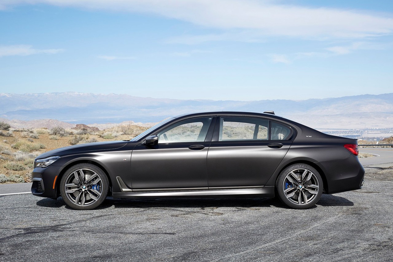과거 국내에서 판매됐던 M760Li /사진=BMW