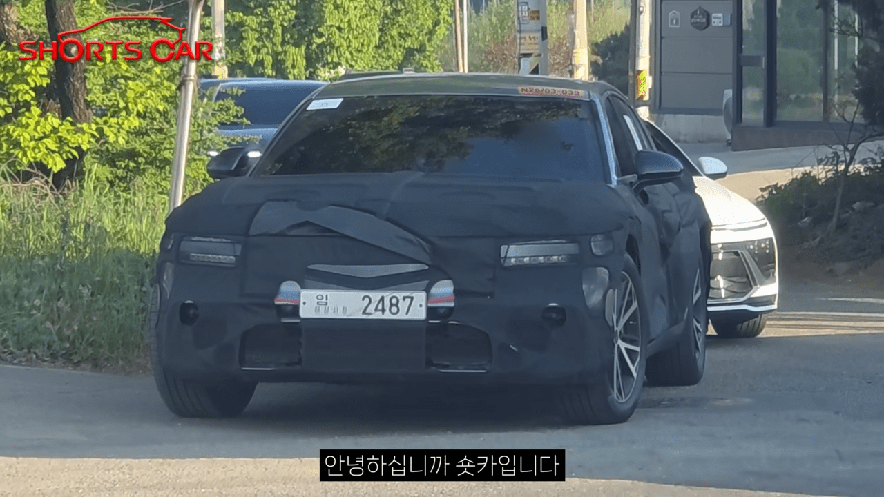 제네시스 G90 부분변경 스파이샷 /사진=유튜브 '숏카(ShortsCar)'