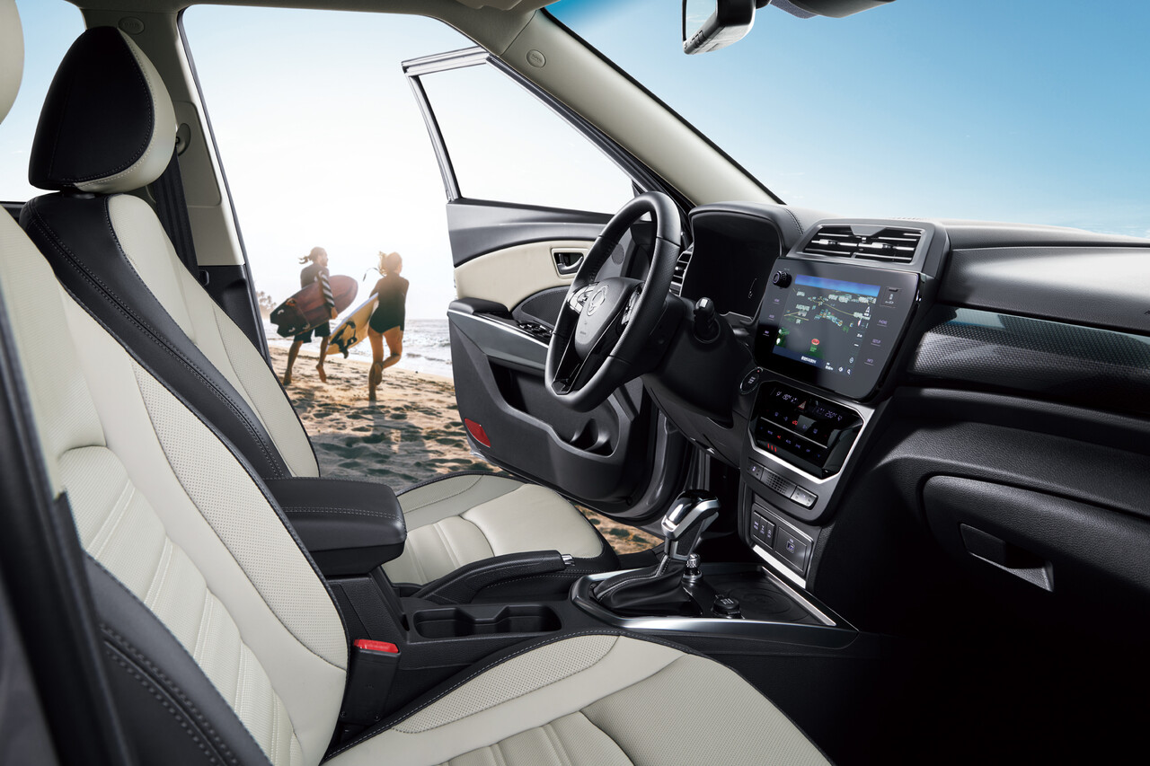 2천만 원대 소형 SUV ‘더 뉴 티볼리’…V1부터 안전·보조 기능 기본 탑재