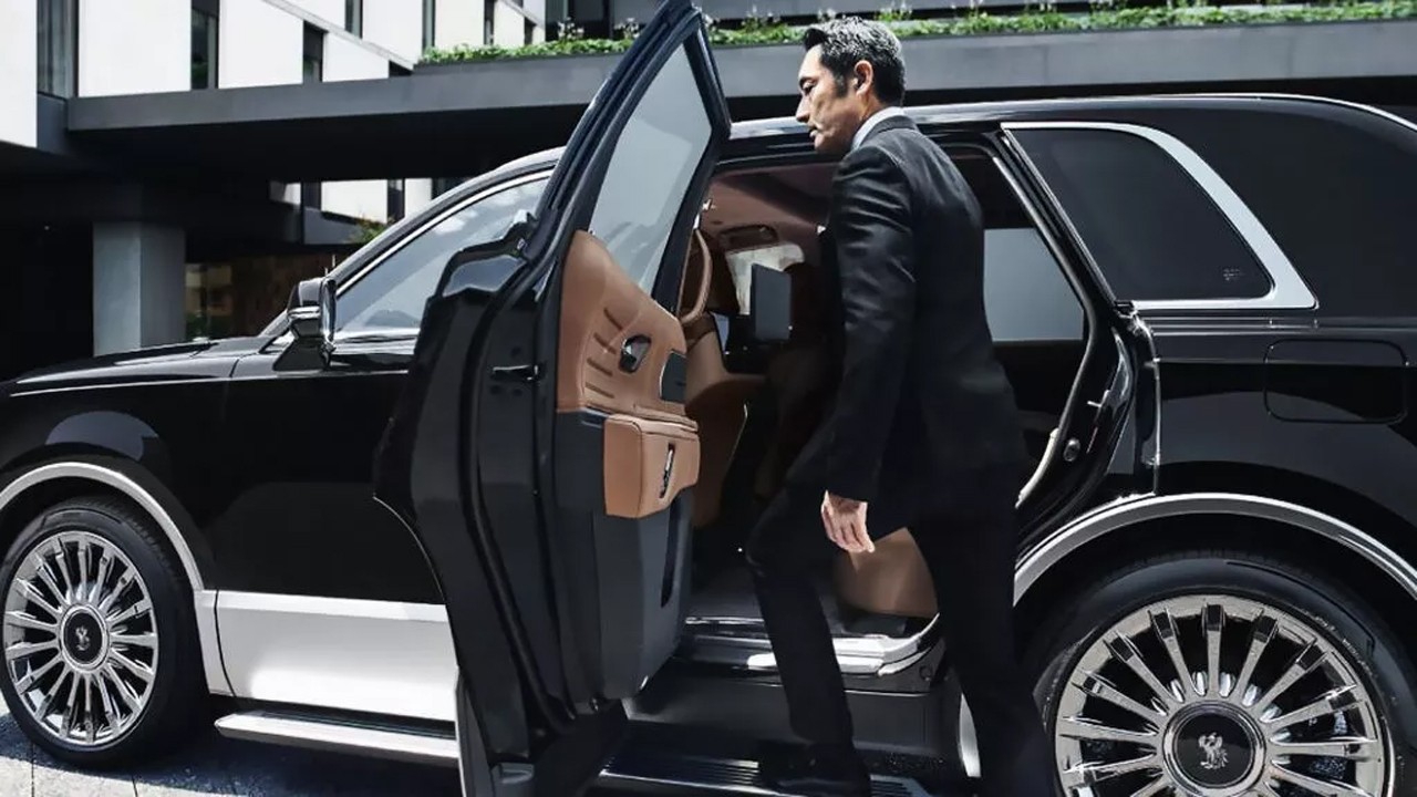 대당 가격이 2억 원 이상이며, 일본 내에서만 극소량으로 생산되는 센추리 SUV /사진=토요타