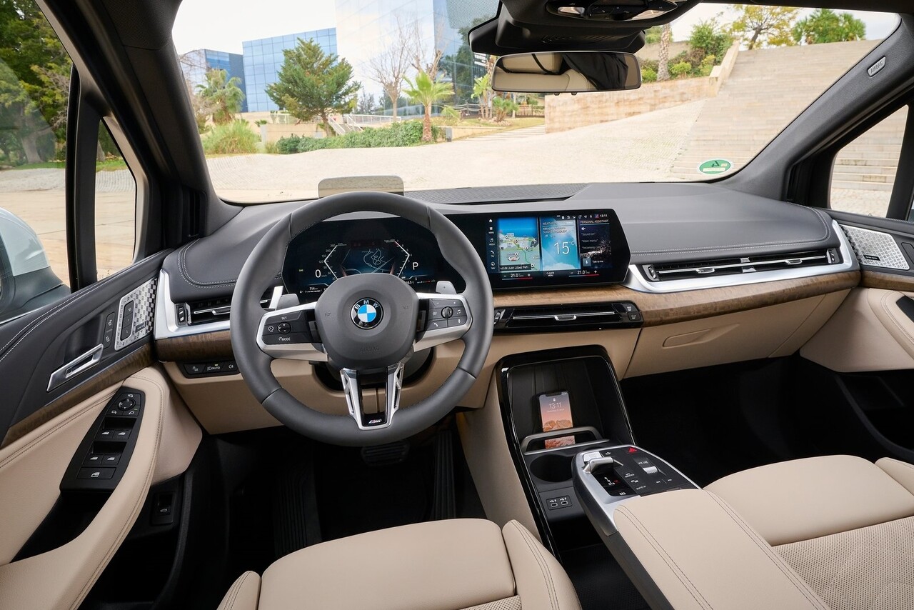 "못생겨서 안 팔린다".. 평점 9.3점, 연비 20km/l 'BMW' 만능 패밀리카는?