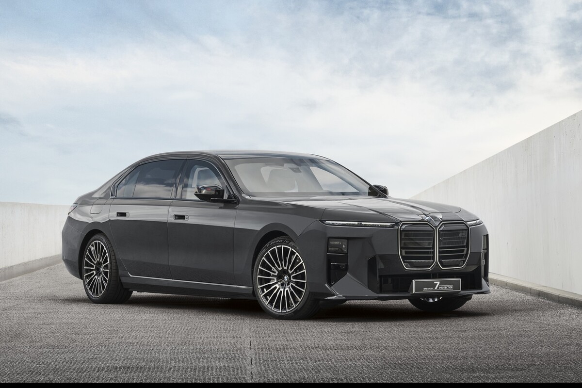 BMW 콘셉트 7 프로텍션의 전측면 /사진=BMW