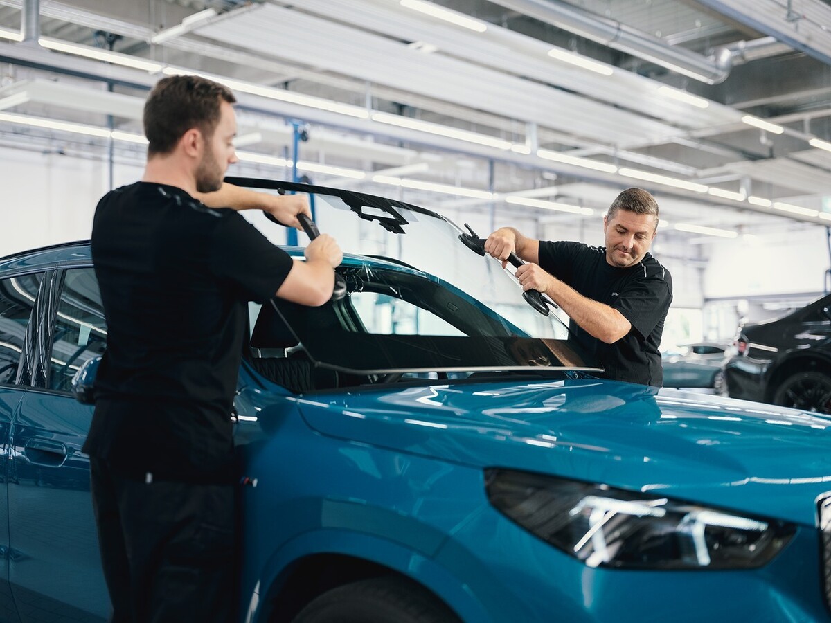 BMW 공식 서비스센터 사고 수리 /사진=BMW 그룹 코리아, 편집=오토트리뷴