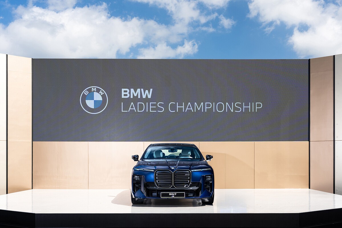 BMW 레이디스 챔피언십에 전시된 신형 7시리즈 /사진=BMW 코리아
